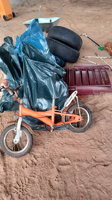 Vom Autoreifen bis zum Kinderrädchen | Foto: Wolfgang Giegerich