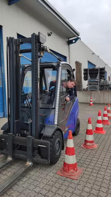 Es gilt während dieser Ausbildung den Hindernis-Parcours zunehmen. | Foto: THW Miltenberg 