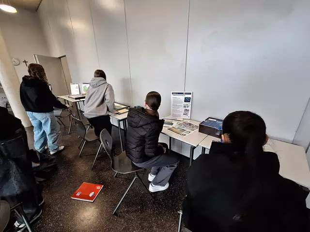 Gruppenarbeit und Eigenaktivität werden von den Schülern gefordert, um gute Lösungen zu finden - nicht nur den Tropfen auf den heißen Stein! | Foto: Rainer Schäfer