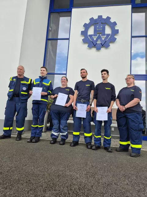 Das Bild zeigt von links nach rechts, den stellvertretenden Ortsbeauftragten Martin Oettinger mit den die Jungen Talenten Matteo Greulich, Luisa Trapp, Mark Hager, Dani Tafa, sowie der Ausbildungsbeauftragte Carina Czerny. | Foto: THW Miltenberg 
