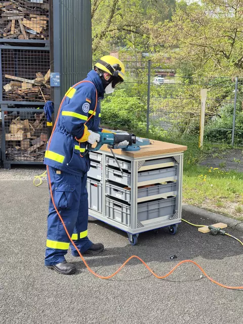 Prüfling bei der Bewältigung der Prüfungsaufgabe. | Foto: THW Miltenberg 