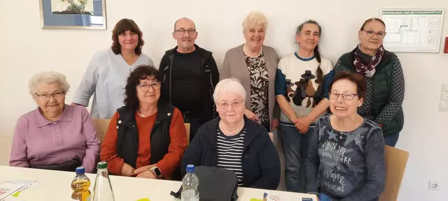 Die Referentin Tatjana Adrian (hintere Reihe links) mit einigen Zuhörern | Foto: Jessica Breunig