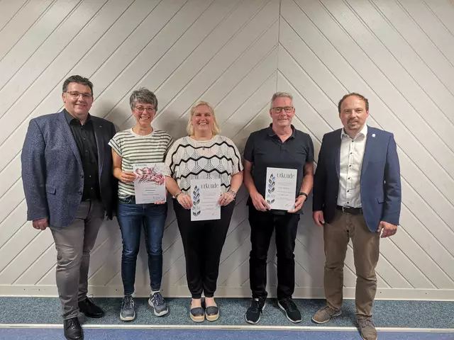 Für 40 Jahre Mitgliedschaft und aktiven Tischtennissport geehrt (v.l.n.r.): Kai Baldringer, Vorsitzender, Uli Petermann, Kerstin Dittel, Stefan Orgeldinger, Andreas Fath, Bürgermeister Wörth | Foto: DJK Wörth ÖA