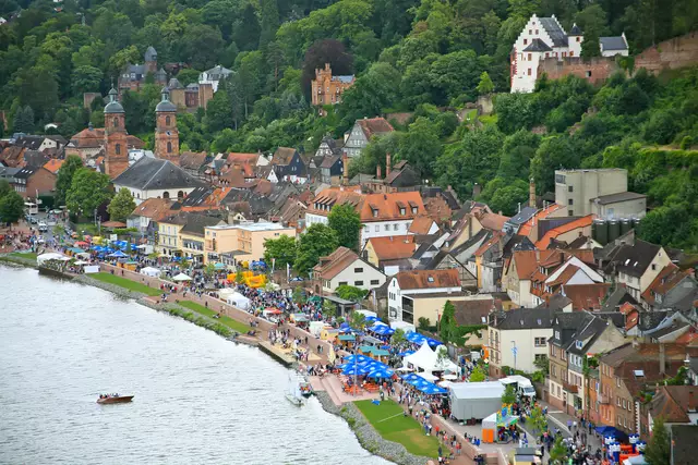 Das MainFest bietet eine kulinarische Perlenkette entlang der einmaligen Mainpromenade | Foto: Klewar