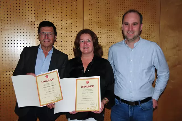 Bürgermeister Markus Krebs (rechts) mit Alfred Sommer und Anja Dissler | Foto: Petra Warmuth