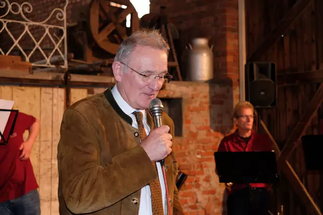 Ehrung durch den Verbandspräsidenten Berthold Rüth | Foto: Musikverein Concordia Elsenfeld