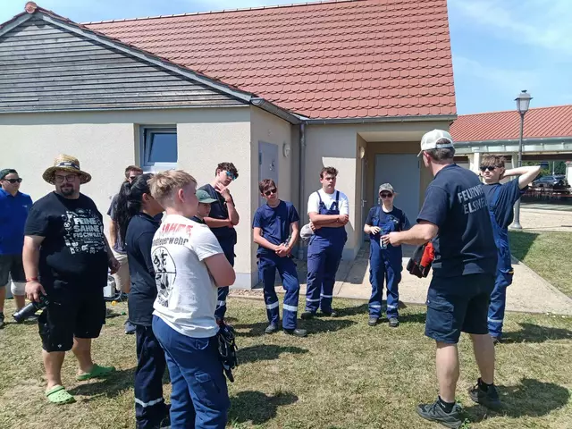 Michael Fuchs vermittelt Grundlagen von Brennen und Löschen. 
