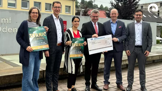 5.000 Euro spendet die Ihre Volksbank Neckar Odenwald Main Tauber für die diesjährige Spielzeit der Zwingenberger Schlossfestspiele.

 | Foto: Schlossfestspiele 