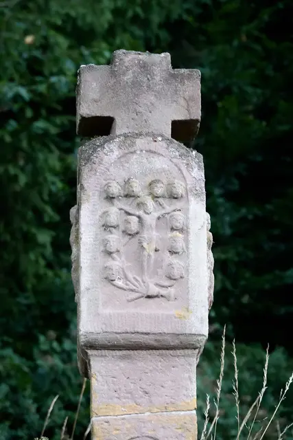 Wunderbild: Altehrwürdiger Bildstock aus dem 18. Jahrhundert an der Straße zwischen Heppdiel und Pfohlbach. Foto Roland Schönmüller 
