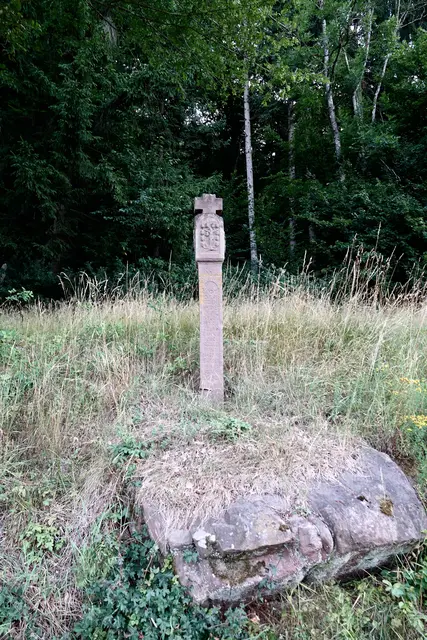Wunderbild: Altehrwürdiger Bildstock aus dem 18. Jahrhundert an der Straße zwischen Heppdiel und Pfohlbach. Foto Roland Schönmüller 
