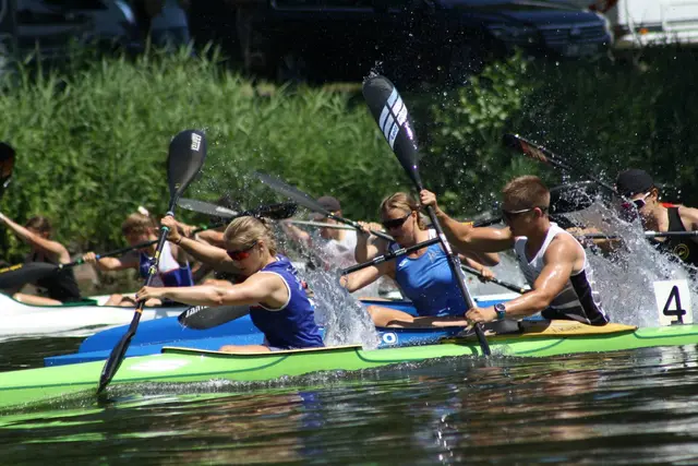 Für Lea Wirl und Julian Kaske wird es ein Start-Ziel-Sieg im neuen mixed Rennen der Leistungsklasse, bei dem die Bootszusammensetzungen per Los bestimmt werden. | Foto: Uschi Zimmermann