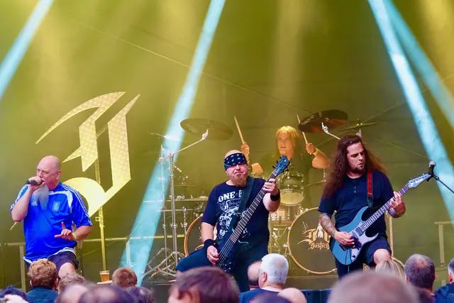 Begeisterung pur: Die fränkische Band „Justice“ spielte auf der Wertheimer Burg mit kraftvollem Sound und markanter Handschrift. 