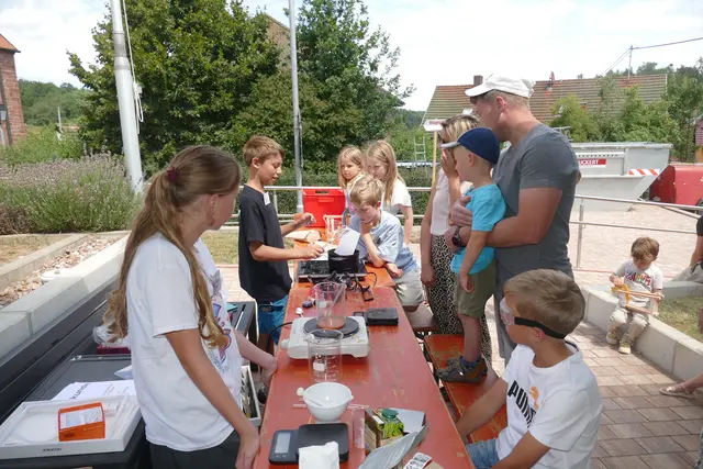 Beim Forscherfest der Jungen Forscher Main-Tauber e.V. konnten die Kinder die Erfindungen junger Forscher des Vereins herstellen und testen.