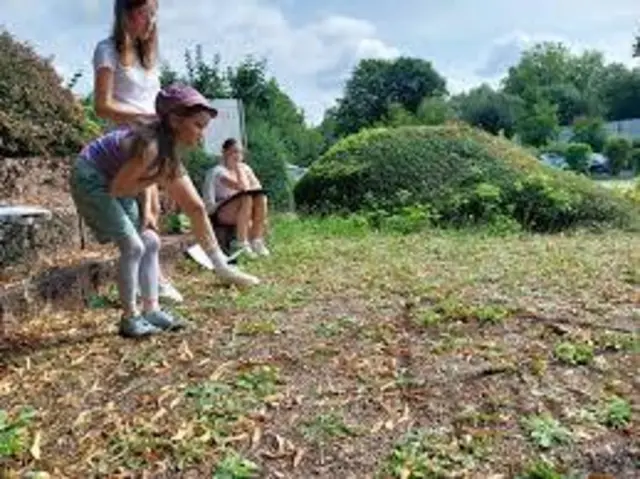 Ferienspiele 2025: Der Theaterverein Die Granatsplitter e.V. ist heuer zum dritten Mal und mit neuem Konzept dabei!
Bild: Ferienspiele 2024 | Foto: Theaterverein Die Granatsplitter e.V.