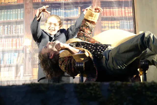 Arzt und Patient in Aktion 