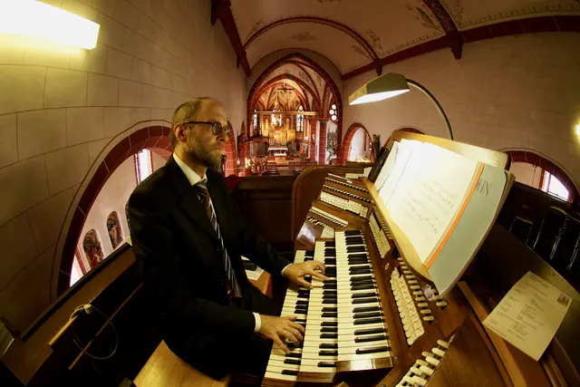 Konzert am 20. Juli 2025 um 17 h mit Sebastian Söder aus Wuppertal in Großheubach. Foto Roland Schönmüller 