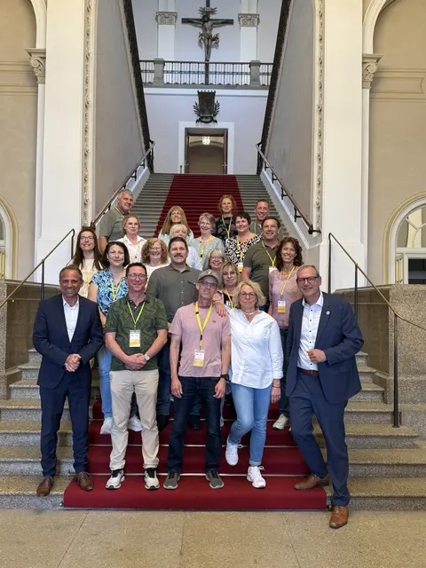 Gruppenbild mit Staatsminister Glauber  | Foto: Zöller 