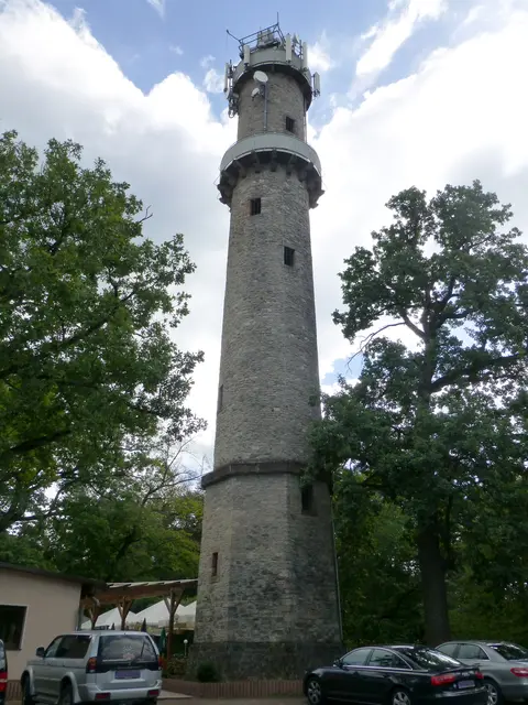 Der Buchbergturm erlaubt eine Blick bis nach Frankfurt | Foto: Von Muck - Eigenes Werk, CC BY-SA 4.0, https://commons.wikimedia.org/w/index.php?curid=43528933