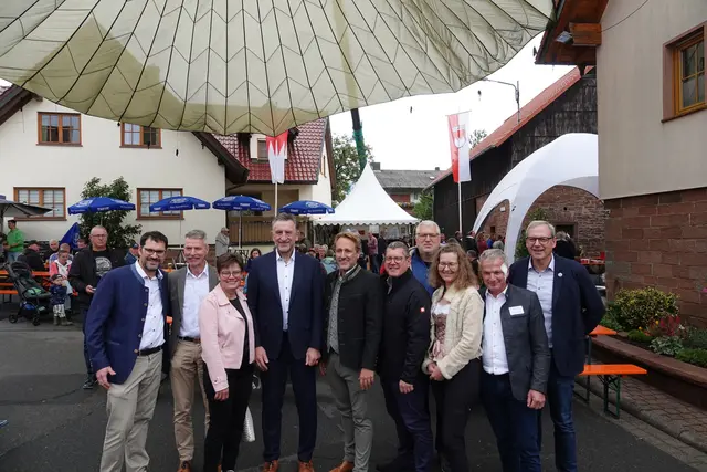 Nicht nur Jochen Herberich (BBV-Kreisobmann im Landkreis Miltenberg) und Diana Reinhart (BBV-Kreisbäuerin im Miltenberger Landkreis) freuten sich mit zahlreichen (Ehren-) Gästen aus der nordbadischen und bayerischen Region über den besonderen Besuch aus Mittelfranken.