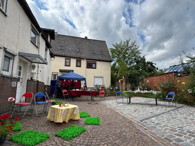 Der Prälat-Benkert-Platz: Mal ein anderer, interessanter Aufführungsort unweit der Römerstraße... | Foto: Theaterverein Obernburg,  privat