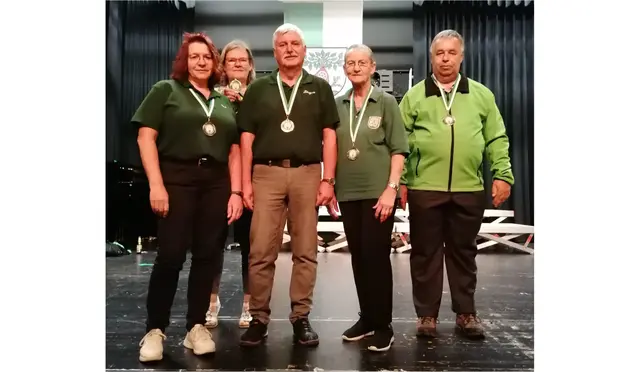 Foto: Geehrte der SG Buchen: Ina Henk, Angelika Lehnert, Jürgen Sillmann, Hannelore Müller, Manfred Lüdtke. Es fehlen: Helen Schmidt und Elmar Pfaff