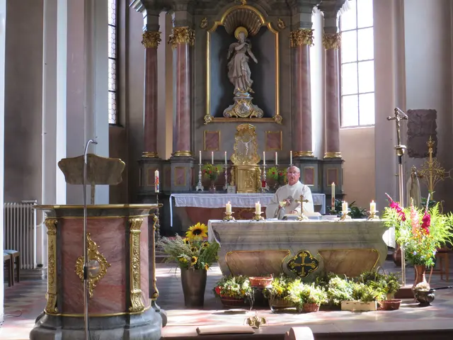 Die Kräuterbuschen verbreiteten einen wohlriechenden Duft in der Klosterkirche | Foto: Nina Reuling