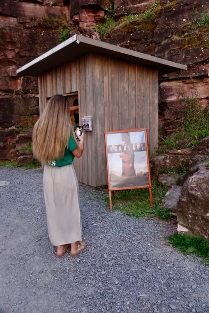Konklave - der Film: In Erinnerung behalten per Smartphone in Wertheim auf der Burg. 