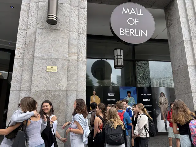 Abschied an der Mall of Berlin | Foto: Brigitte Hartung-Bretz