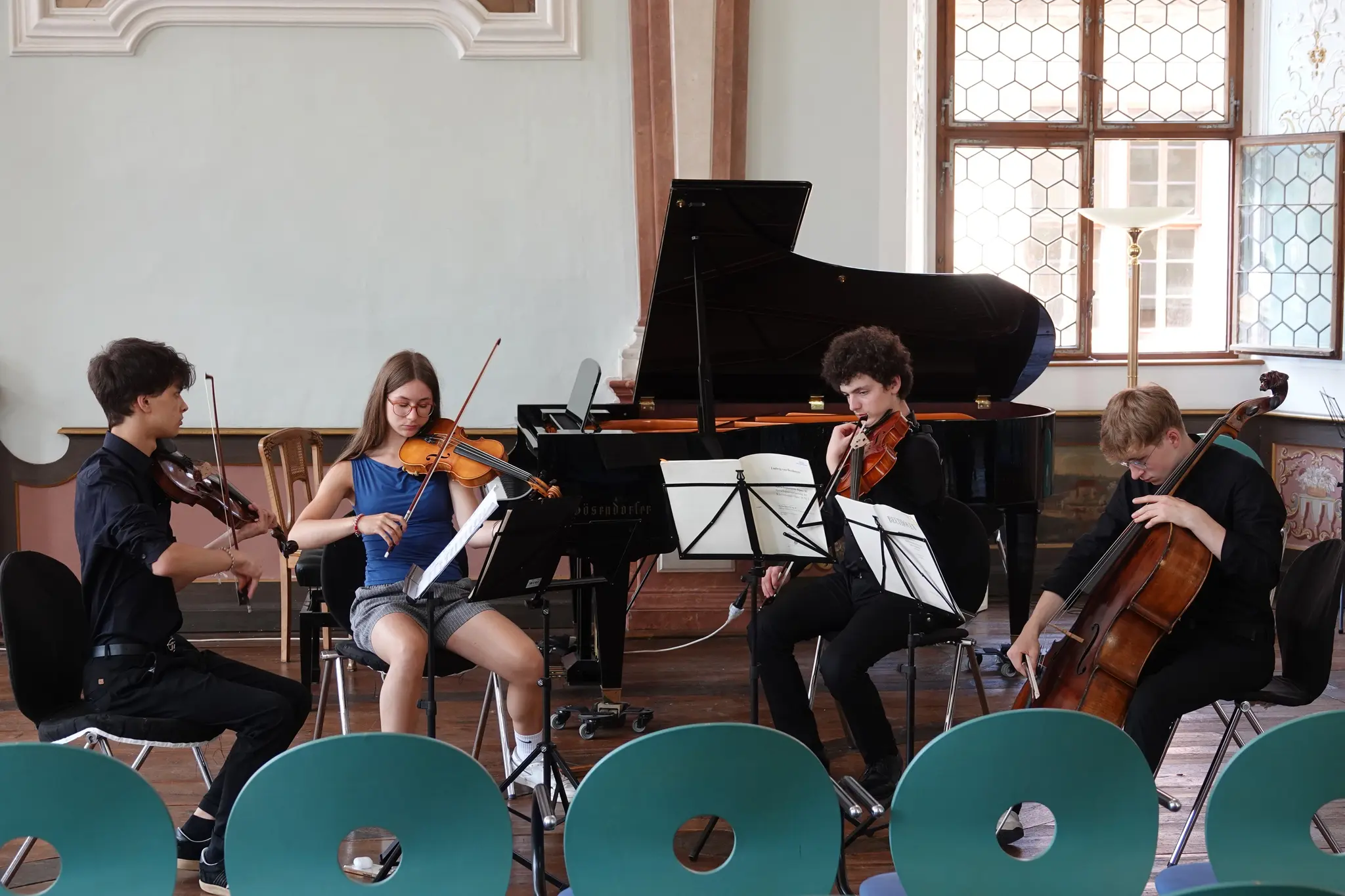 Junge-Musikerinnen-und-Musiker-begeistern-