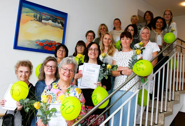 Ein besonderer Höhepunkt des Festes war die Ehrung der Mitarbeiterinnen, die seit 10, 15, 20, 25, 30, 40 und sogar 45 Jahren im Dienst des Hauses stehen.  | Foto: Rohe'sche Stiftung