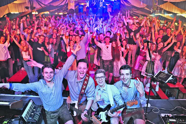 Freitag, 29. August 2025, 19:00 Uhr, Festzelt:
Eröffnung der Messe mit der Partyband i-Düpferl | Foto:  i-Düpferl
