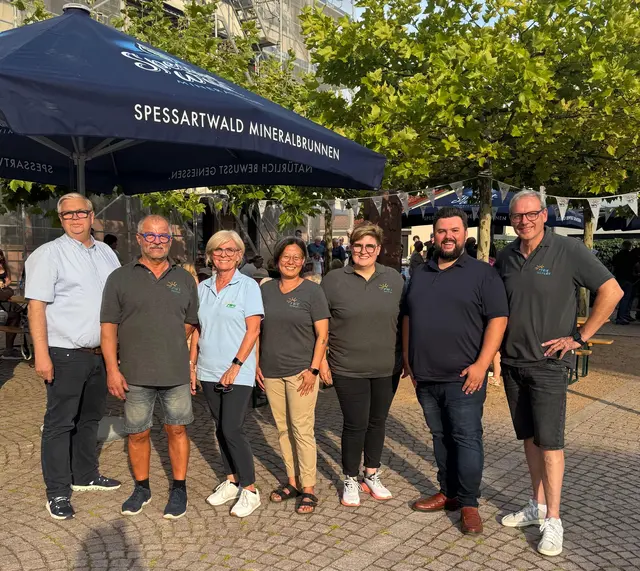 Kandidaten der Kreistagsliste Freie Wähler v. l. Roland Eppig, Dietmar Graner, Edith Büttner, Katharina Kotz, Nina Vogel, Michael Schüßler und Thomas Zöller  | Foto: FWG Mömlingen