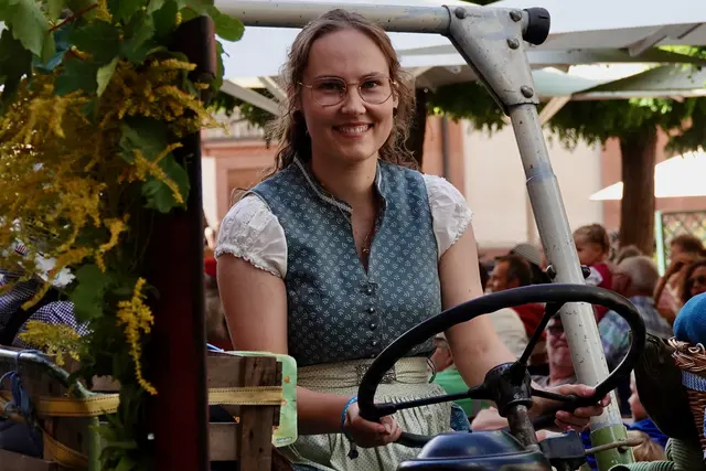   Menschen fotografieren: Volksfeste sind perfekte Orte für Porträts. Versuche, die Emotionen und die Freude der Menschen einzufangen. 