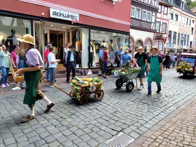 Die "Gärtner" auf dem Weg zur Mess