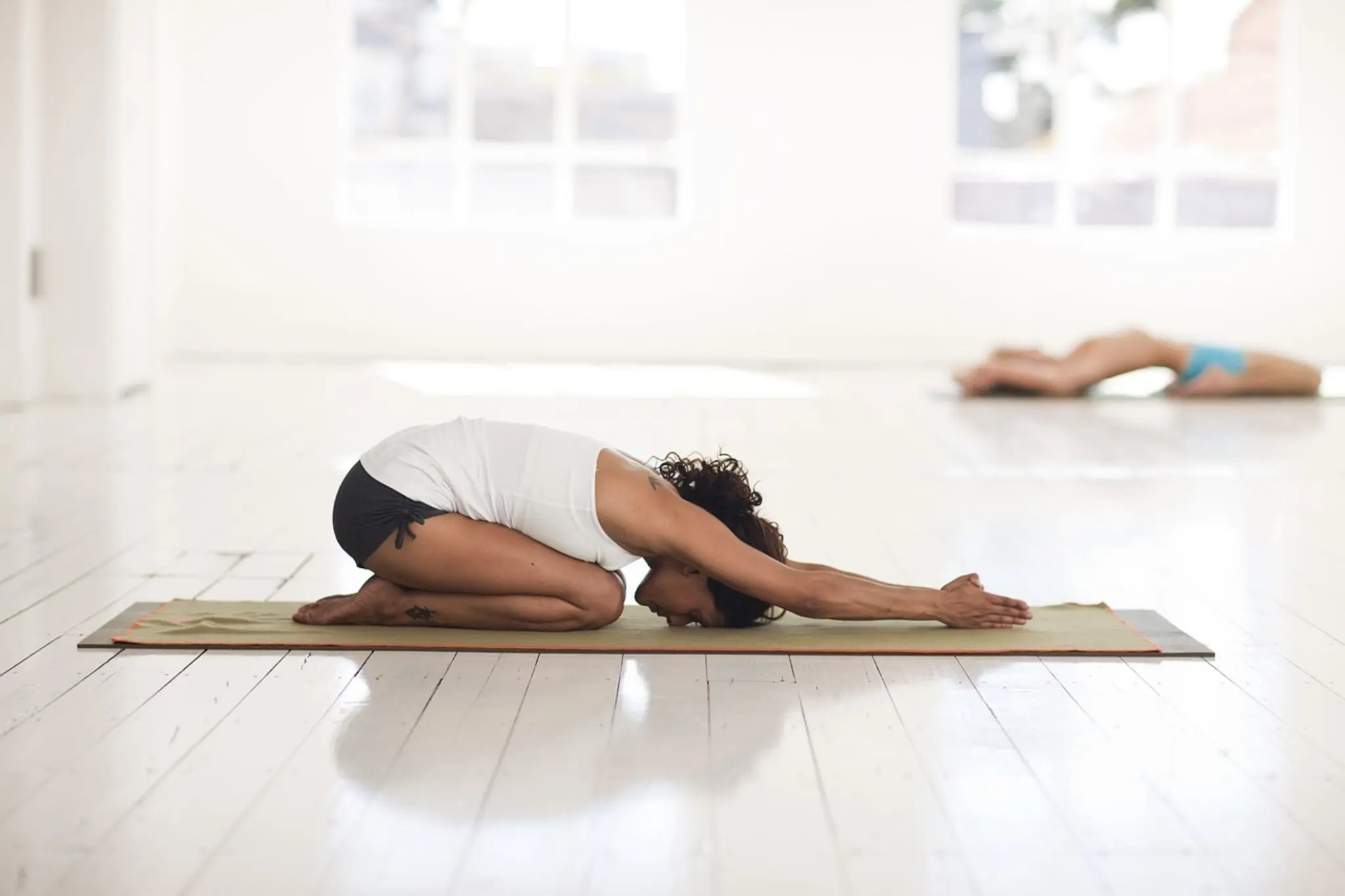 Sanftes-Yoga-ideal-bei-k-rperlichen-Beschwerden