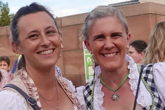Wer mit offenen Sinnen über das Fest schlendert, wird stets etwas Neues entdecken – und vielleicht schon mit Vorfreude auf das nächste Jahr zurückkehren.