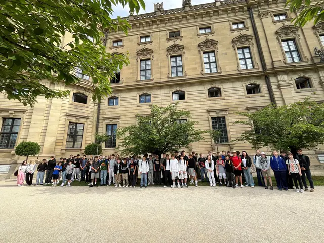 Im Hofgarten hinter der Würzburger Residenz beim Gruppenfoto | Foto: Laura Brand