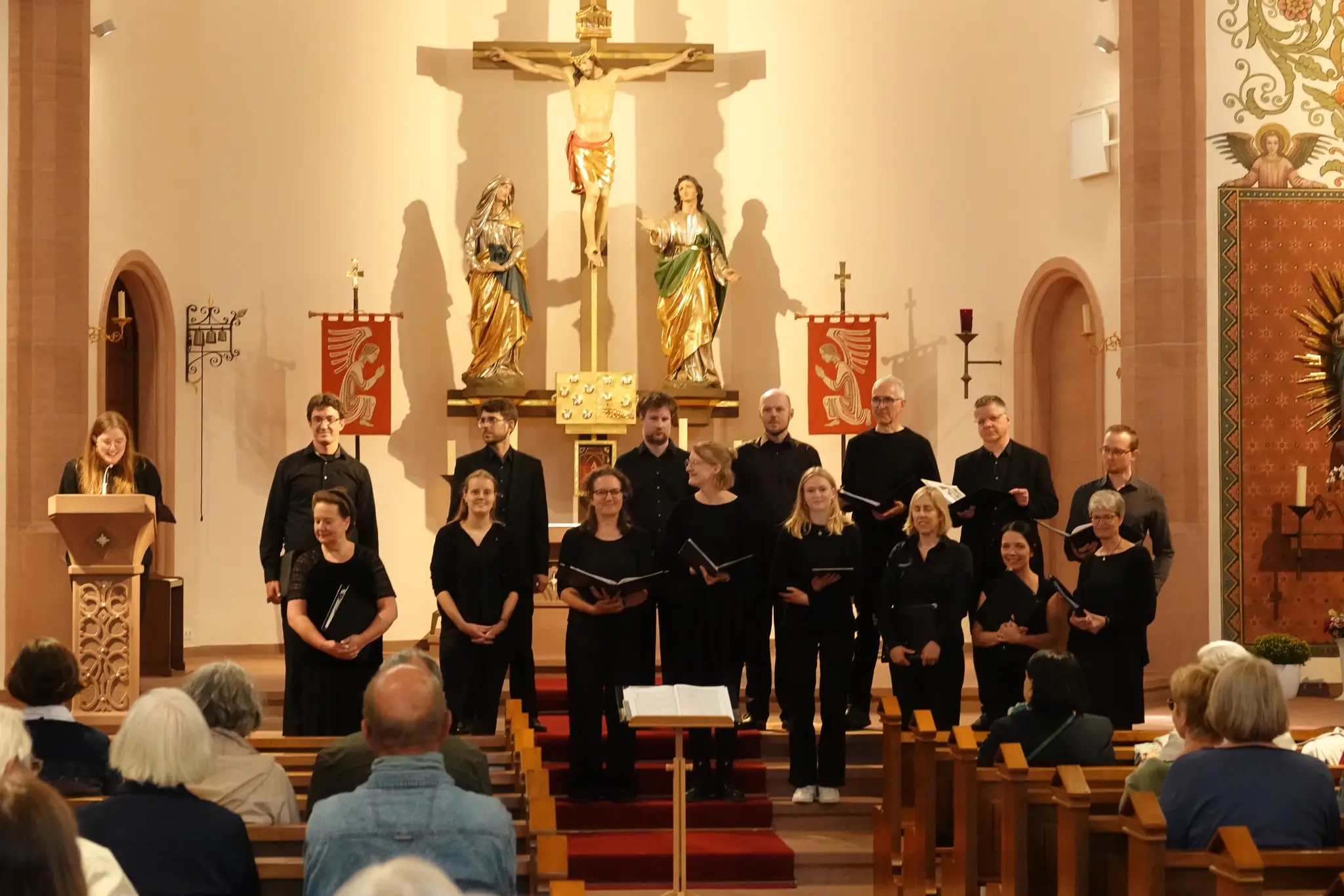 Ein-Hochgenuss-der-Chormusik-in-St-Venantius-