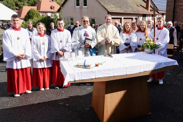 Mit Stolz blickt Wessental auf 150 Jahre Kirchengeschichte zurück.
Gut besucht waren vergangenenSonntag die Feierlichkeiten zum 150. Gotteshausjubiläum. Foto Roland Schönmüller