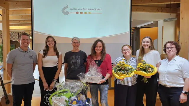 v.l.n.r: Florian Loser, Marie Neubrandt, Regina Reimold-Fischer, Christina Höhne, Vanessa Reibold, Lea Gutbier, Sigrid Albrecht  | Foto: A. Laible