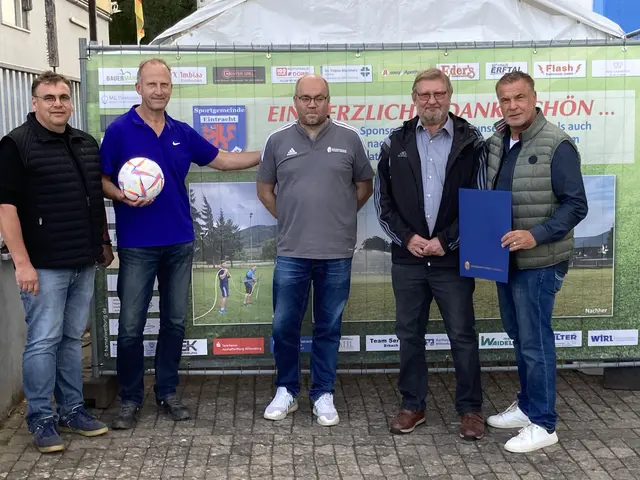 von links: Bürgermeister Thomas Münig ; 3. Vorstand Werner Müller; Kreis-Ehrenamtsbeauftragter Steffen Stegmann;  BFV-Kreisvorsitzender Adolf Weis und 1. Vorstand Peter Fiebelkorn