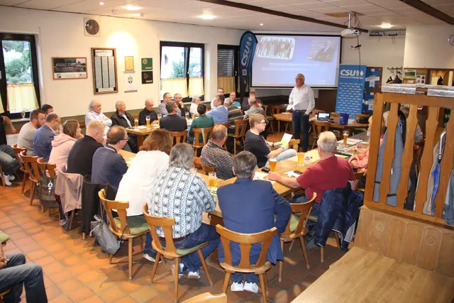 CSU Ortsvorsitzende Hilmar Rothermich begrüßt die zahlreich anwesenden Teilnehmer | Foto: CSU-Ortsverband Mömlingen