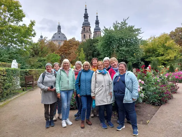 der "harte Kern" der Klasse 10e von 1975 | Foto: Senta Grimm