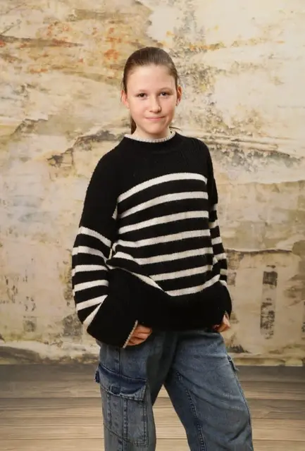 Leonie Mazur, 12 Jahre, Little Butterflies, Großheubach
Ich bin gerne im Chor, weil man dort neue Lieder kennenlernt und mit Freunden zusammen ist, mit denen man Spaß am Singen hat. Außerdem lernt man neue Leute kennen und es ist echt schön Menschen Freude mit unserem Gesang zu schenken. | Foto: privat