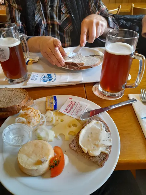 Die Klosterschänke lud zum gemütlichen Beisammensein nach dem Gottesdienst ein | Foto: Jan Kölbel