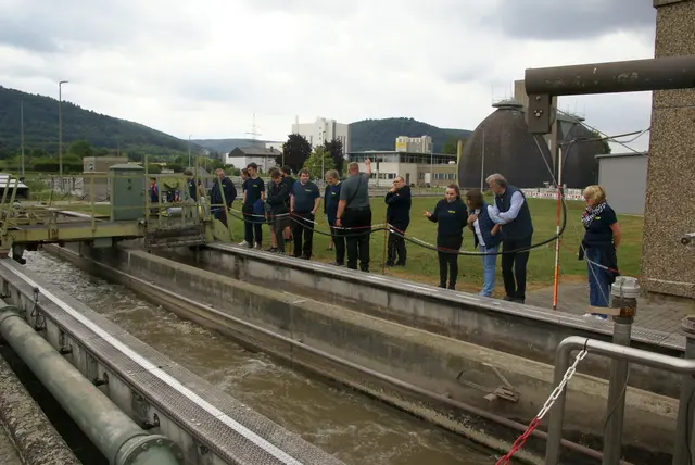 Die Führung orientierte sich dabei an den einzelnen Stationen des Abwassers. | Foto: Stefan Wolf