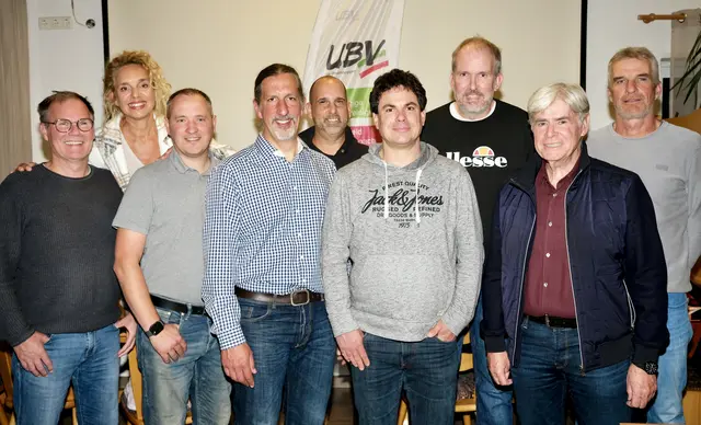 von links nach rechts:
Bernhard Dreger, Carmen Stripp, Matthias Zengel, Thomas Becker, Uwe Meister, Björn Henn, Julian Sudra, Berthold Oberle, Rudi Thorwart
auf dem Bild fehlt: Matthias Luxem