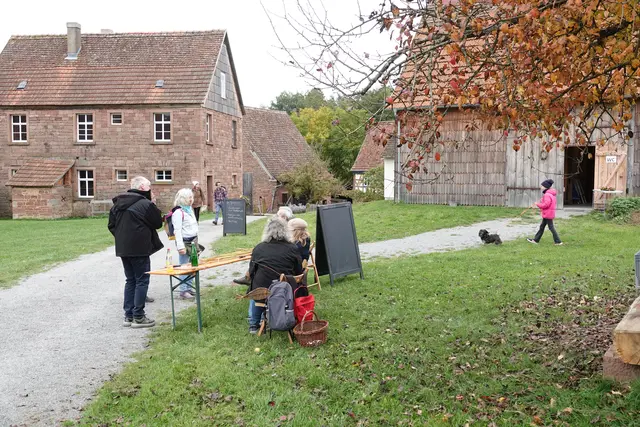 Die Besucherinnen und Besucher zeigten sich begeistert von der praxisnahen Erfahrung und dem gemeinschaftlichen Miteinander. 