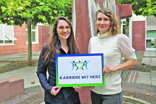 Isabella Zerritsch und Nicole Meschkov (von links) von der GesundheitsregionPlus am Landeratsamt Miltenberg | Foto: Landeratsamt Miltenberg