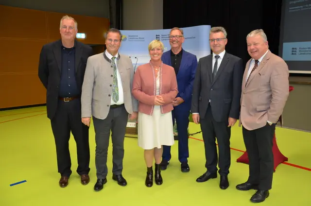 Feierstunde zu 30 Jahren Entwicklungsprogramm Ländlicher Raum (ELR) in Schwarzach.  | Foto: Akademie Ländlicher Raum